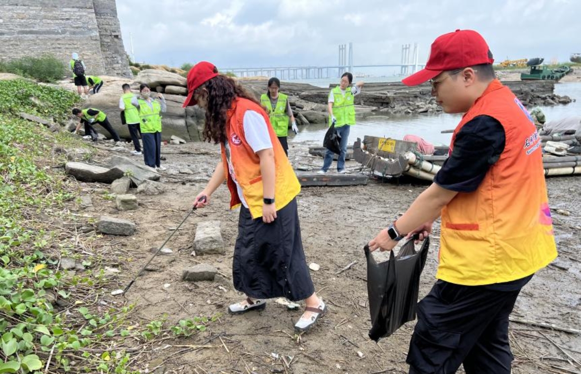 1756274440727028455.jpg 石獅分公司開(kāi)展生態(tài)保護(hù)志愿服務(wù).jpg